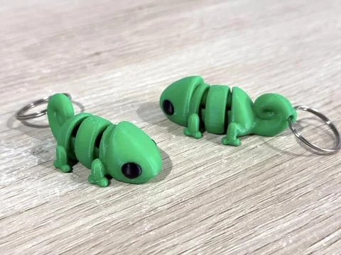 Flexi Baby Chameleon Keyring - Image 2