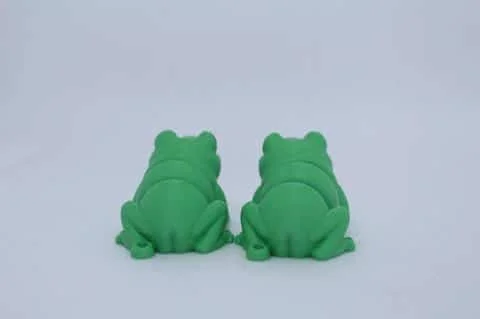 Flexi Tiny Butt Frog Keyring - Image 4