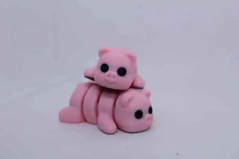 Flexi Baby Pig Keyring - Image 4